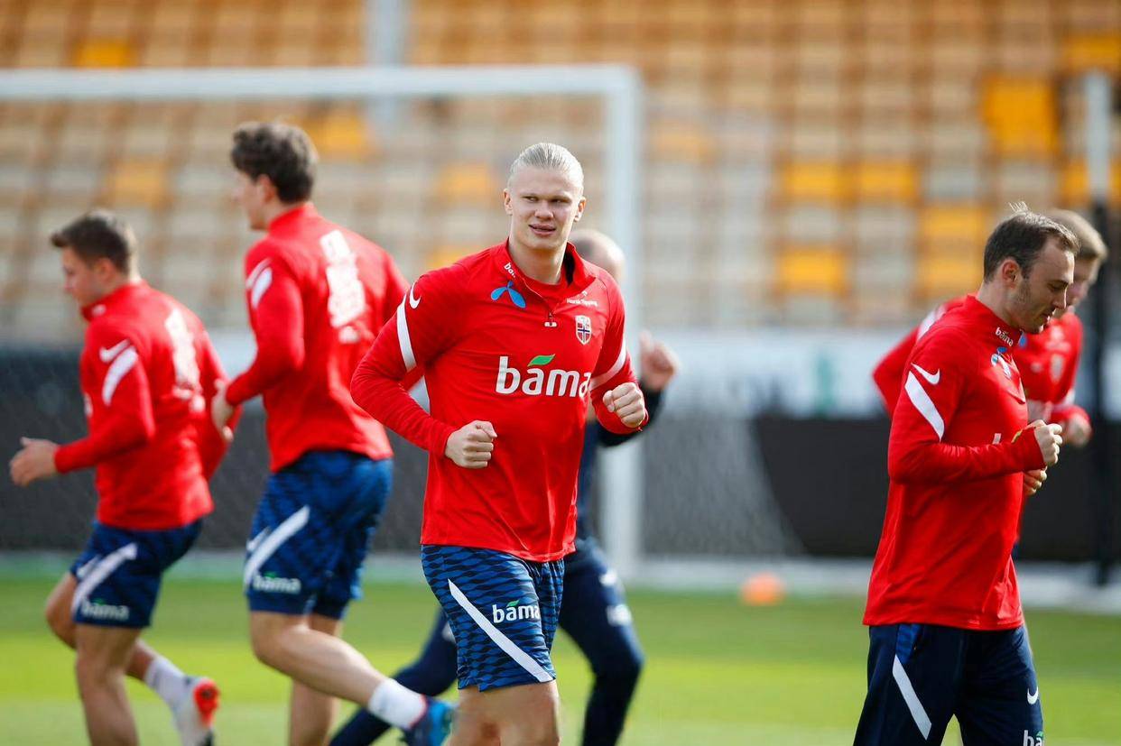 包含奥地利队在比赛中发挥稳健，晋级半决赛的词条