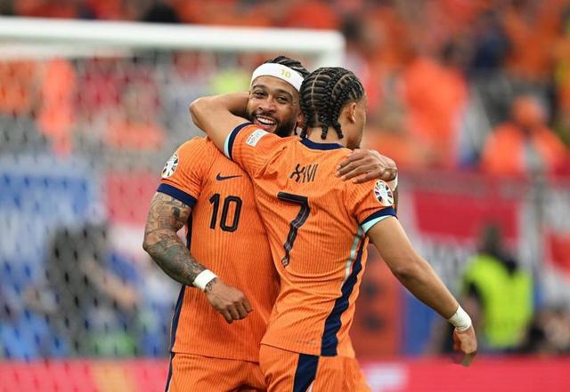 aoa体育体育在线登录-英格兰旗开得胜！凯恩梅开二度，英格兰大胜(英格兰队长凯恩简介)