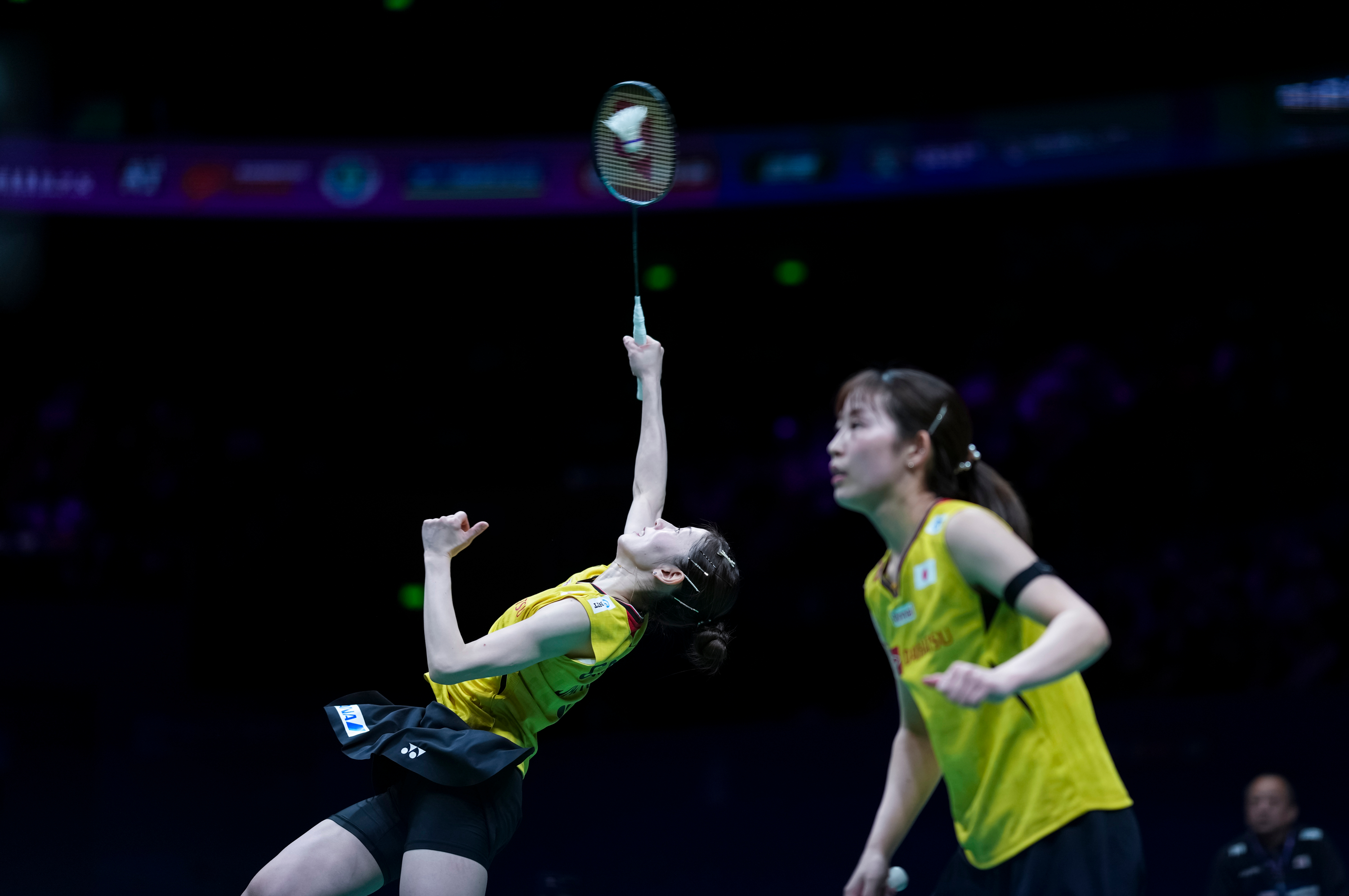 aoa体育体育亚洲官网-精彩对决！女子羽毛球双打，双雄争霸引爆观众