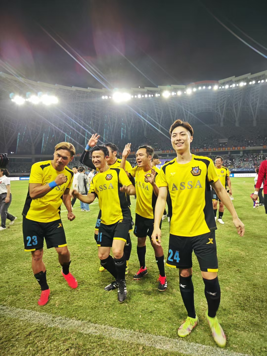 aoa体育体育官方登录入口-国际足球盛宴：顶尖球队尽显风采