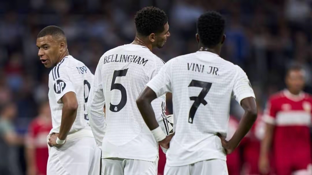 aoa体育体育官网-皇马主场失利，巴塞罗那逐步拉开积分差距