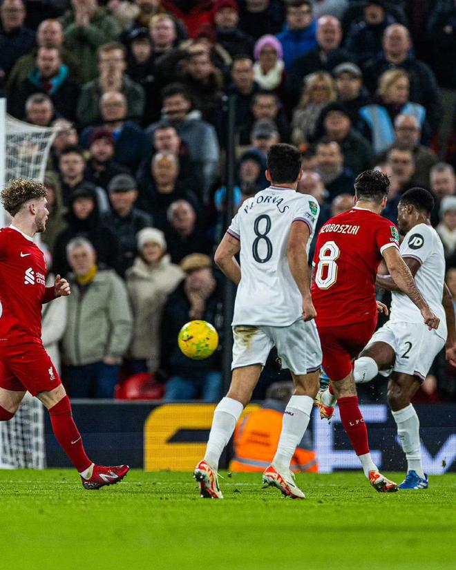 aoa体育体育app下载-关于利物浦力压对手，成功击溃曼联的信息