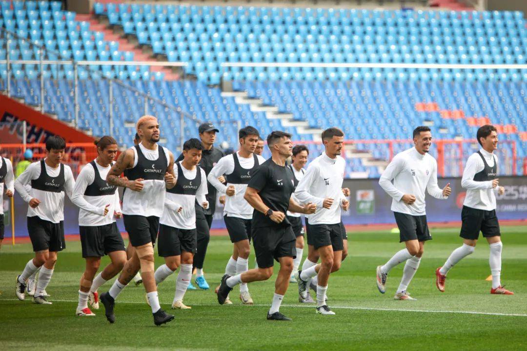 aoa体育体育亚洲官网-球队队员全力以赴将胜利座位的简单介绍