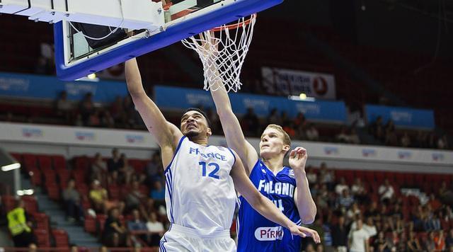 芬兰篮球职业联赛场外售票问题曝光