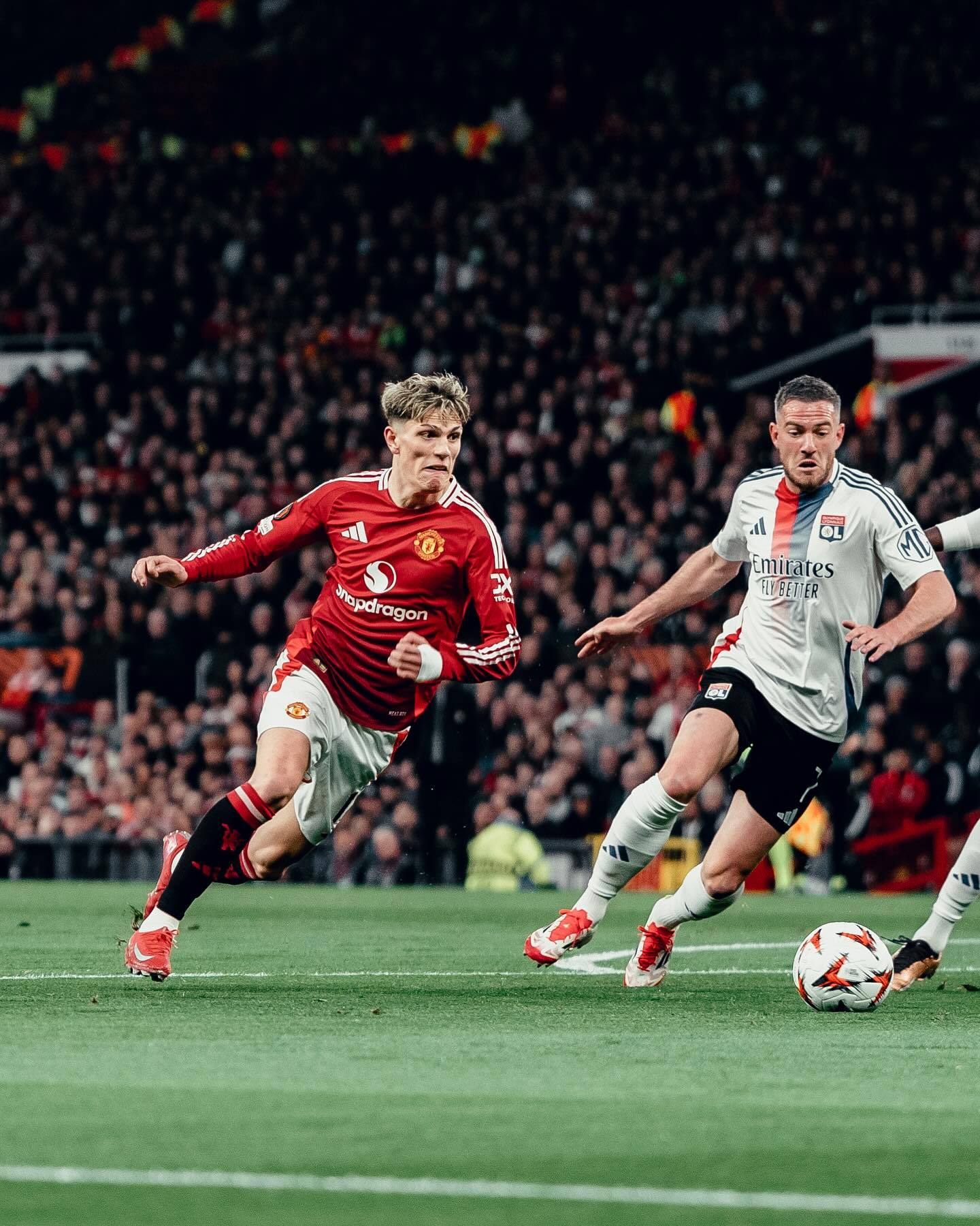 曼联客场击败阿贾克斯领跑欧国联资格赛