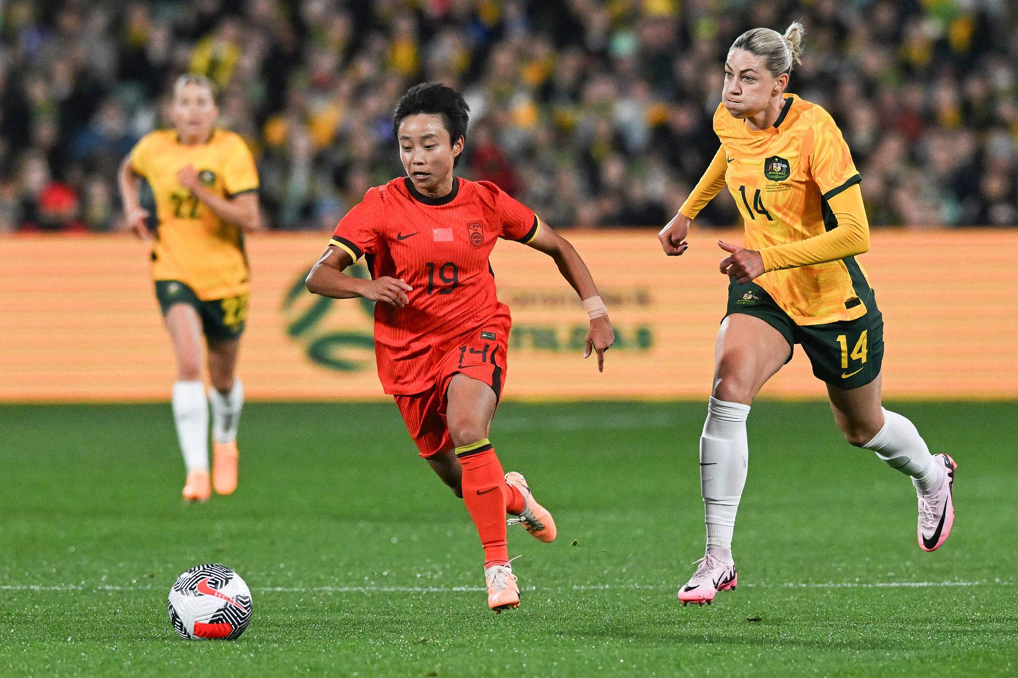 aoa体育体育入口-包含足球新政策：鼓励更多女性参与足球运动的词条