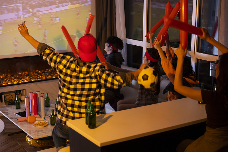 观众们将在足球比赛中看到怎样的精彩表演? 观众们将在足球比赛中看到怎样的精彩表演?