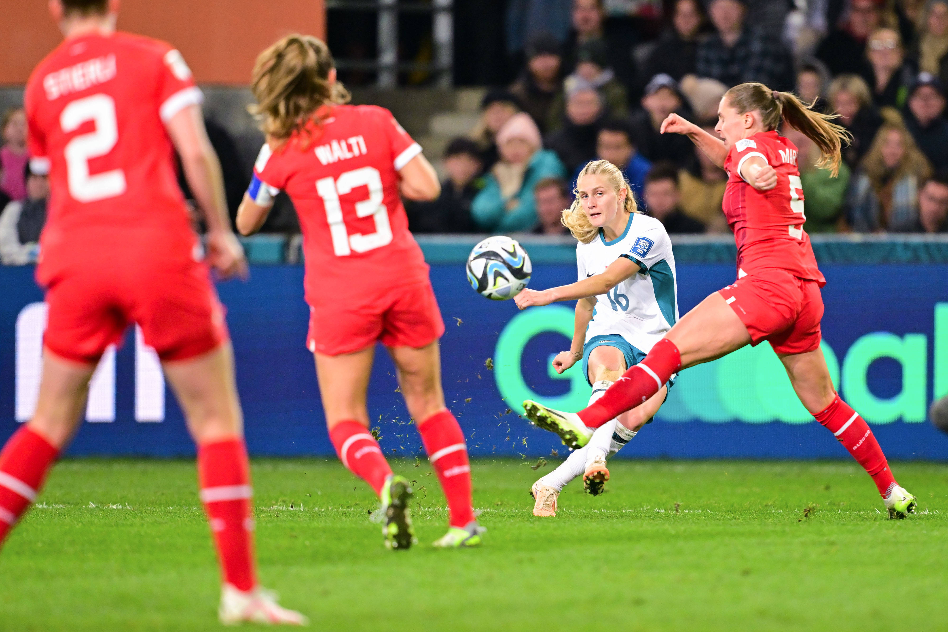 女足全球锦标赛闭幕,球员共同欢庆的简单介绍 女足全球锦标赛闭幕,球员共同欢庆的简单介绍