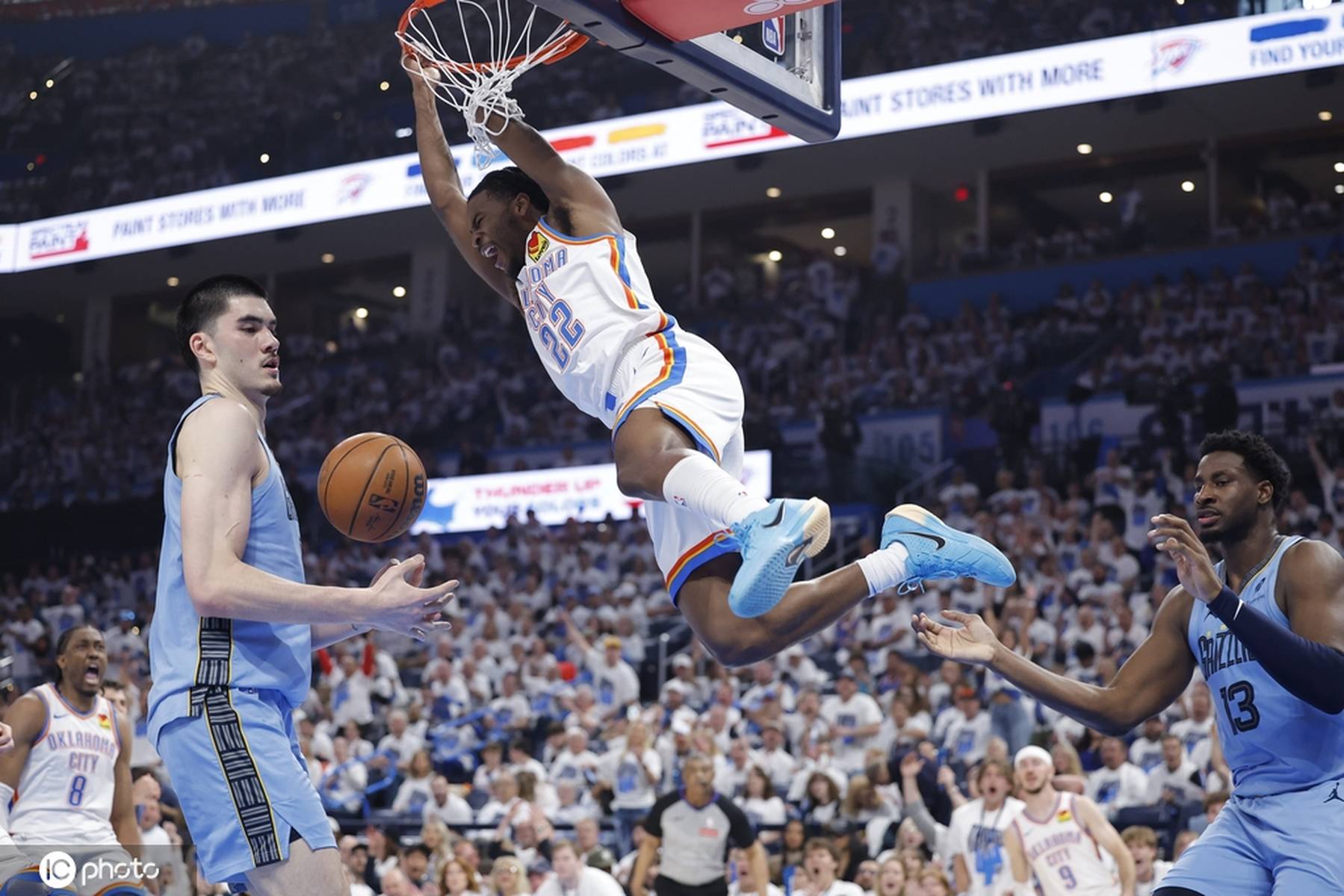 包含灰熊惜败雷霆,莫兰特砍下30+但未能改变战局的词条 包含灰熊惜败雷霆,莫兰特砍下30+但未能改变战局的词条