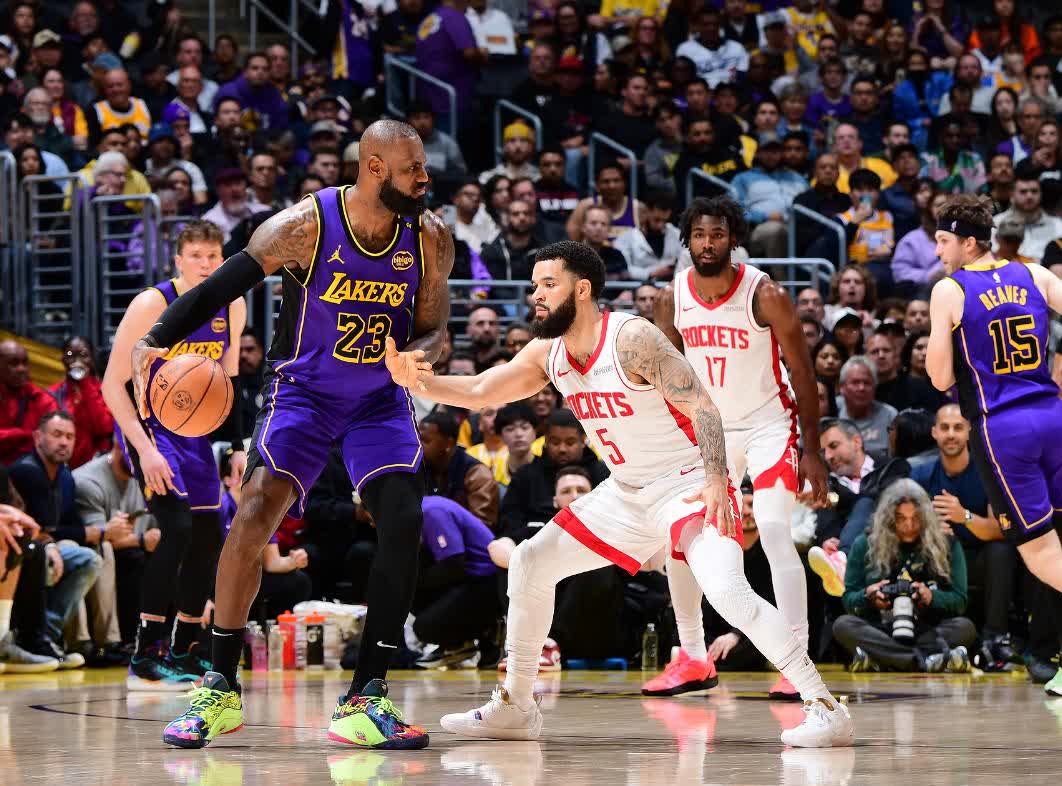 aoa体育体育网页版-湖人主场战胜热火，取得五连胜