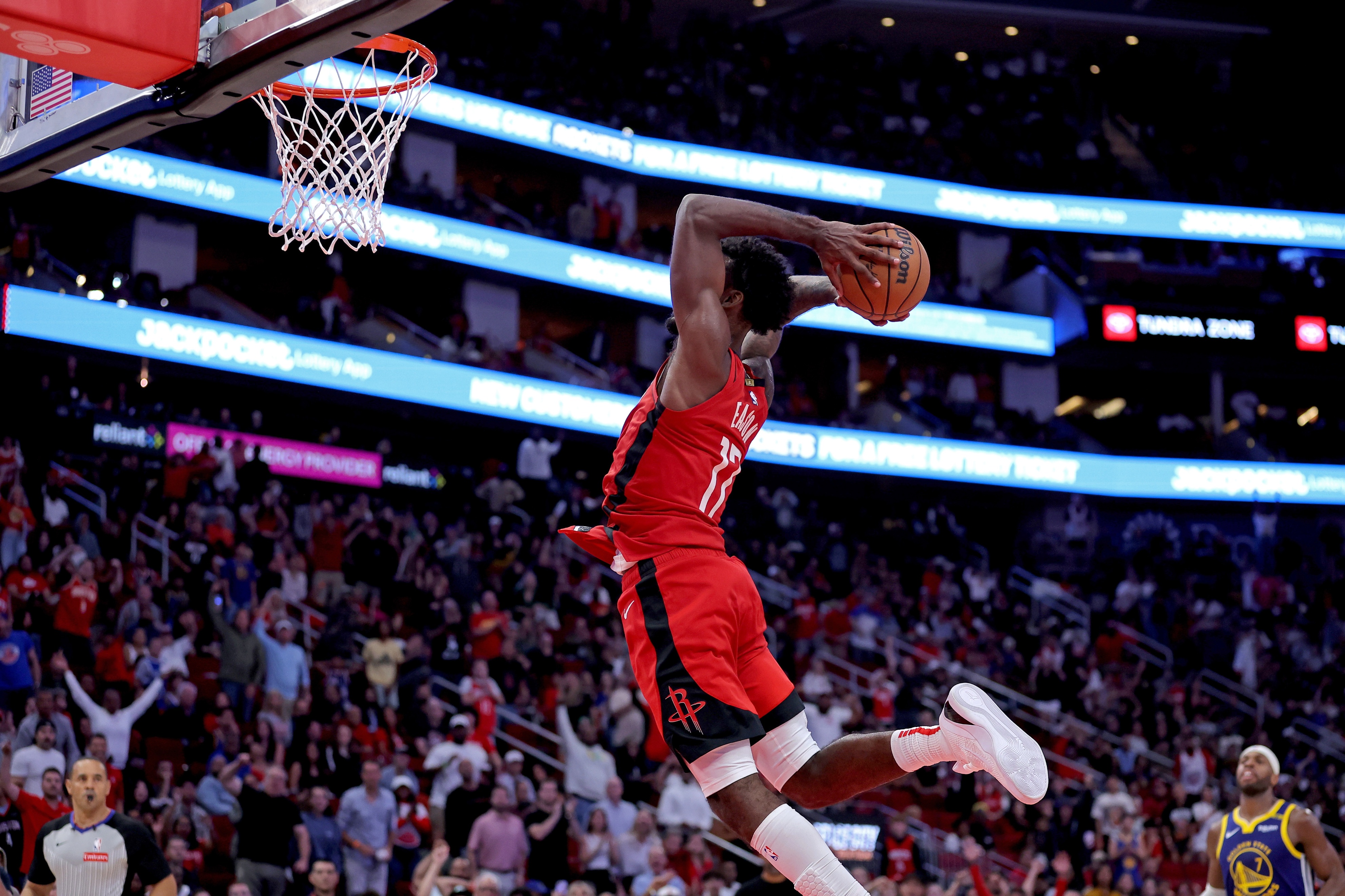 aoa体育体育网页版入口-火箭客场逆转猛龙，取得胜利